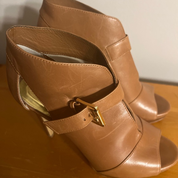 MICHAEL KORS | Isabella Open Toe Bootie Heels in Luggage 7.5M - Picture 3 of 7